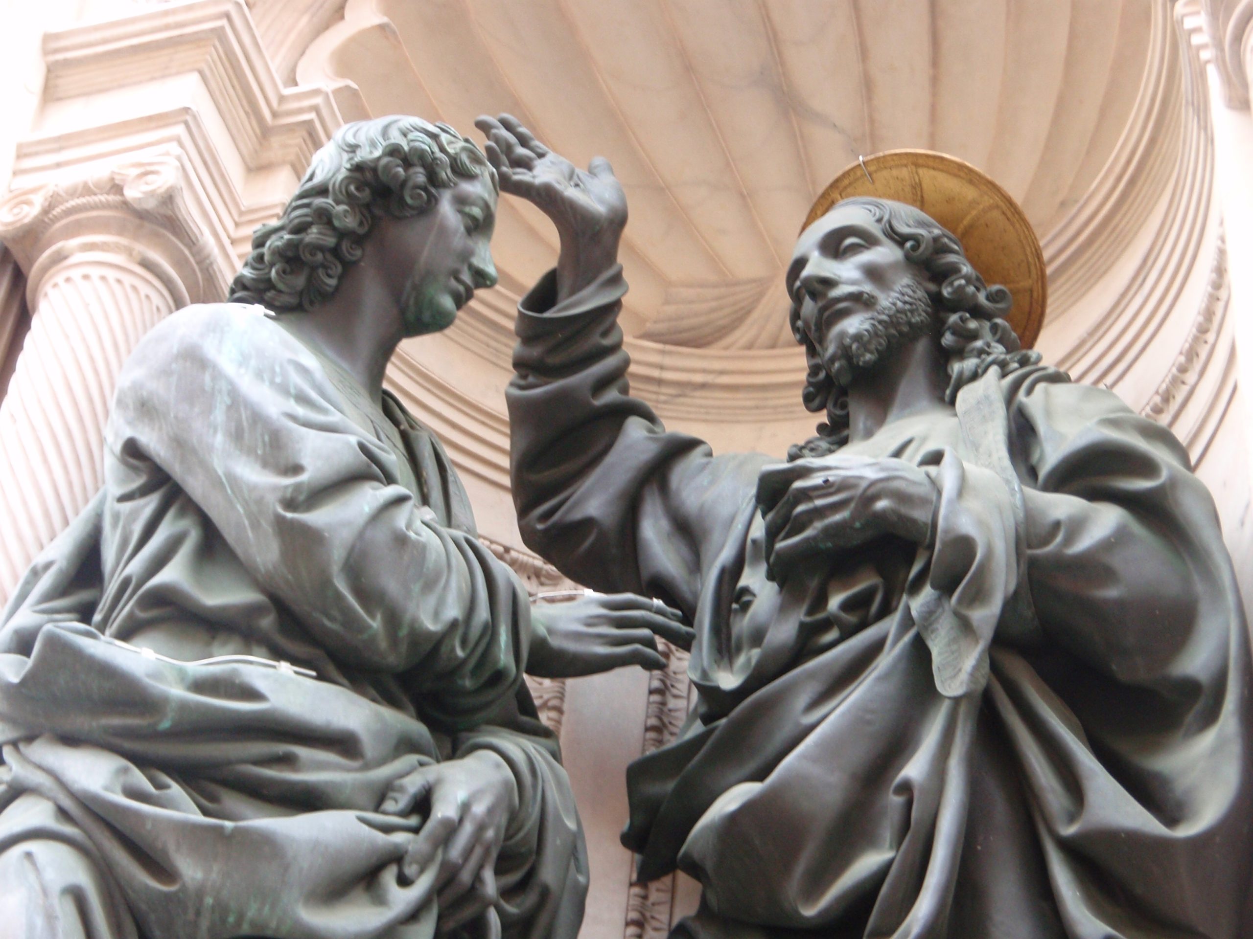 St Thomas The Apostle Doubting Christ Sculpture, with Thomas inspecting Christ's wounds from the crucifixion